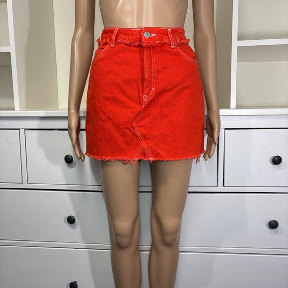 Topshop Dresses & Skirts - Topshop Moto Red Denim Mini Skirt Raw Hem Contrast Stitch Womens Size 4 USA